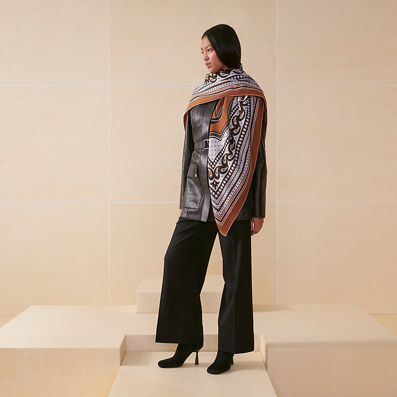 Xale 140 Les Roues de Phaéton Bandana | Hermès Brasil